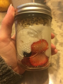 fresh fruit of your choice, coconut milk yogurt for me (or regular if you do dairy), topped w hemp granola all organic! and stored in a mason jar to save for later if you choose~ 💗