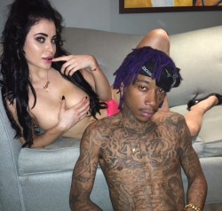 lean-mami:  thatdudeemu:  loverrtits:  amerikkkanpie:  beautifulxsavage:  Wiz out here livin haha  But yall acting like Amber was the best thing ever  So Amber not shittin on this pasty bitch with purchased lips? Oh. Ok.  this is sad  IM FUCKFIN WEAK