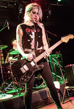 firewonk:  Brody Dalle by Kevin Wells 