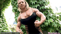 embracethesize:  fbblover11:  embracethesize:  Most Muscular Pose Down…..Who’s the winner?  Who is the chick above Angie? And Angie probably pumps it out best and is the most into it. But oana’s traps doe.  Nuriye Evans   i swoon over muscle girls