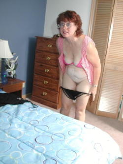 stew957:  charming-old-sluts:  http://charming-old-sluts.tumblr.com/  Gran is amazed that grandad has blown my cock so big   Sexy older lady shows her hot pussy.Find your senior sexpot here!