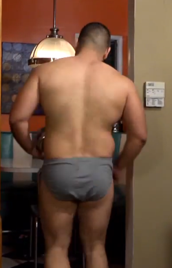 beefcakeasian:  I know what he can use the Crisco for *spreads cheeks*