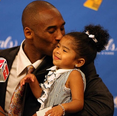 bballinspiration:  Kobe and GiGi 😭😭😢 . This is absolutely heartbreaking.  