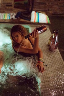 ruinedchildhood:  Beyoncé pouring my college tuition fees into a hot tub