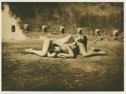 redyourblues:  Lith print of Elle Peril &amp; Kyotocat by the lake in Tiergarten; It was such an amazing day.