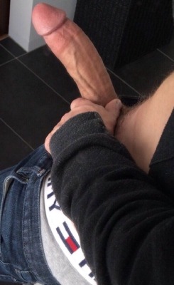 2hot2bstr8:  this is a fucking top-10 best looking dick….fuckkkk