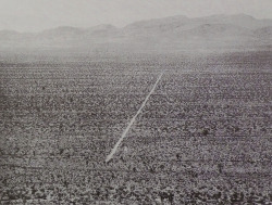 juju-be-art: Walter de Maria, Ligne dans le désert de Tula, 1969, Nevada