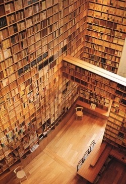 The Library at the Shiba Ryotaro Memorial Museum, designed by Tadao Ando, Osaka, Japan.  This is a museum/library/memorial/architectural beauty in Eastern Osaka (東大阪). It’s a tribute to the life works of Shiba Ryotaro, a journalist and historical