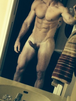 OH! MY! FUCKING! GOD!!!!! Forever reposting this hot bod here! ; >