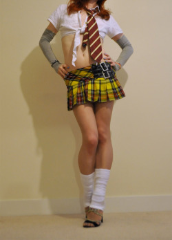 Dammit feet, why&rsquo;d you have to go and be all out of focus? You had one job! also: yay, more schoolgirl!