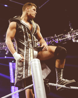 I love when Cody does this top rope pose! We always get such a great view!!
