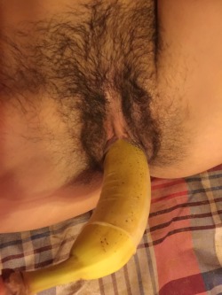 agoray:  1/8/2016 BANANA DAY🍌 MY 33 y o WIFE IS HOT, READY FOR BIG COCK😍👍🏻🍌You have a big dick, you’re healthy, you’re young and athletic?SEND HERE U PHOTOS🍸🍸NO MUSLIM THANKS😠  Nice condom on the banana