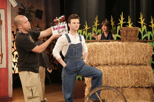 Chris in Hot In Cleveland - Page 11 Tumblr_nny9rr92MS1u88r6co1_1280