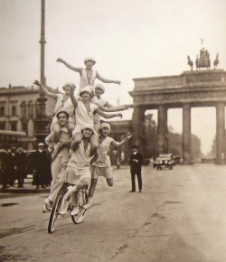 In front of the Brandenburg Gate,1920&rsquo;s.