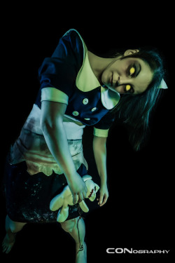 cosplayblog:  Submission Weekend! Little Sister from Bioshock   Cosplayer: Shattered StitchPhotographer: CONography 