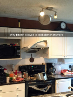 coconuttygrey:  el-aatmik:  tastefullyoffensive:  (photo by MaggleCole)  HOW DO YOU FUCK UP THIS BAD  oh my god… What happened. Is that a pressure cooker? It sure looks like it from that lid in the ceiling. 