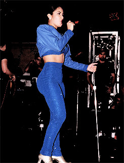 20 years ago (March 19th, 1995) ↠ Selena performs her official final concert in Chicago, Illinois.