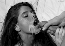 therescumonherface:  there’s cum on her face 