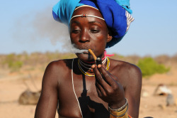 eueasflores:Mucubal women, Angola