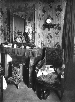 onlyoldphotography:  Eugène Atget: Paris interior, 1910 