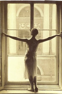 tsiskaridze:  I love this photo of Alla Shelest standing on a windowsill in Vaganova Ballet Academy. 1937.
