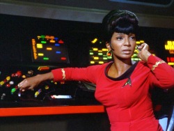 rhyfeddu-partyofone: whataboutbobbed:   Nichelle Nichols (December 28, 1932 - )      “Uhura never had another name during the series. One of the fan writers wrote “Upenda” - which means “peace” in Swahili, I understand — not officially, but