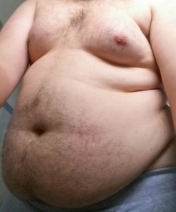 livinglifelarge10:  Omg Iâ€™m so fuckin fat ðŸ˜Š   A wonderful, budding apron belly