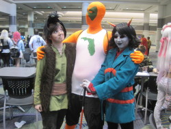 rainbow-ashe:  gandalfexmachina:  We had the honor of meeting Florida Man at Megacon.  wooo! I’m the hiccup in this post, and roswell73 is Florida Man! spaceeyes is tsg!terezi  Ahhh I&rsquo;m so happy to see that this found its way to all of you!  All
