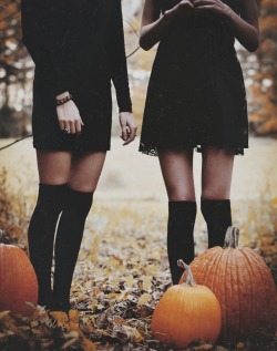We are Autumn Girls. Such a wonderful time of year ♥