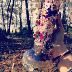 fuckyeahstonerkids:  bong hits in the woods *~stay high~* 
