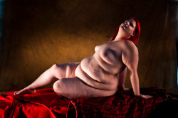 lovethyfatness:  fatanarchy:  fatgirlposing:  So today’s my 28th birthday and I wanted to share with you- myself. Naked and completely exposed by the wonderful Bryan Regan Photography. When I was having these photos done I didn’t feel negatively about