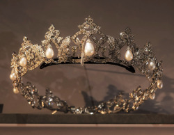 thestandrewknot:  Princess Charlotte of Monaco’s Pearl Drop Tiara (1949), seen at the ‘Cartier: Le Style et l’Histoire’ exhibition at the Grand Palais, 2013-14. 