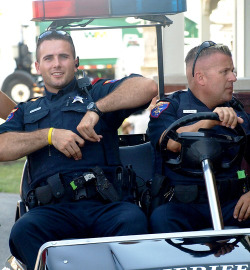 policecorps:  copwristwatchfreak:  they like to wear those rubber wristbands too   Ridiculously Photogenic Cop. Handsome AF.