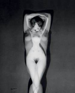 theknidianaphrodite:  O tríptico ‘Yesterday, Today, Tomorrow’, fotografado em 1924 por Man Ray 