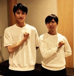 SnK seiyuu Kamiya Hiroshi (Levi; Right) does the series’ heart dedication pose with actor Kizu Takumi!(Probably one of the only times we’ll see “Levi” do this)More on SnK Seiyuu || General SnK News &amp; Updates