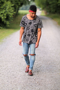 blackfashion:  Paisley print shirt, distressed skinny jeans, and sandals.Bryce Lennon, 27, New JerseyIG: Karmikebrycelennon.tumblr.comwww.unregisteredstyle.com
