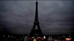 onlyssweetdreams:  Paris turned out the lights as a sign of mourning, but the rest of the world lit them again. 