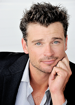 becauseicandrawbutts:  fyeahtomwelling: Tom Welling - The 70th Venice International Film Festival Portraits  It’s just like that time with Lukas Ridgeston’s comeback photos. 8|