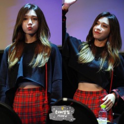 myeunji:  Eunji has abs eunji has abs eunji has abs eunji has abs this is not a drill look at that toned stomach