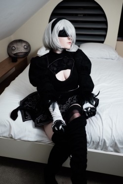 nsfwfoxydenofficial:  ‪Oh I didn’t see you there 9s..‬‪2B POV is the HQ set release for January! Taken from 9s’s perspective.‬2B dreams of 9s coming into the bunker while she sleeps. She misses him and sees an item he left behind. Was it really