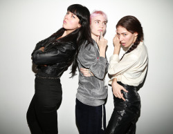 loveyouclaire:  Grimes wil take over SiriusXMU from 2PM to Midnight ET todayShe’ll be joined by Alexis Krauss from Sleigh Bells and Caroline Polachek from Chairlift. “Here are 5 things you’ll learn: Grimes’ least favorite song on the Art Angels