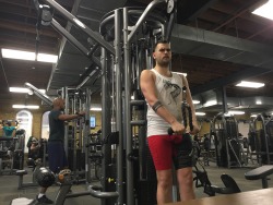 abeardedboy:  bulging at the gym in my @otterj tank and reebok spandex shorts