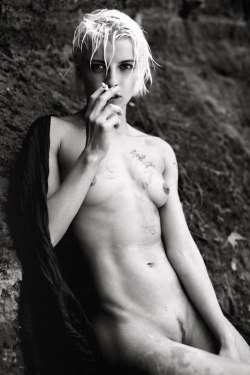 happy birthday:Nastya Chaykovskayabest of erotic photography:www.radical-lingerie.com
