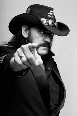 ashfaz-elvek:  You’re the man, and you Know it.  Why thank you, Lemmy. Coming from you it actually means something. I need something like this on my wall to inspire me.