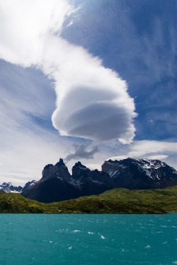 ponderation:  Lago Pehoe, Patagonia by Gerard Burgstede 
