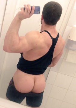 You got a snap from your boyfriend. When you opened it, it was a video of a large, muscular jock getting sucked off by your boyfriend, the muscled top taking the vid. A few minutes later another video popped up. A cum covered bf was eating out the jock,