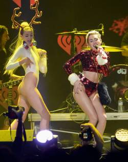 Miley Cyrus - KIIS FM Jingle Ball. ♥  Oh hell so now I wants a threesome with Miley and her Reindeer! ♥