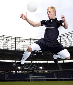 sports-studs:  MikeHanke under armour by crypton17 on Flickr. 