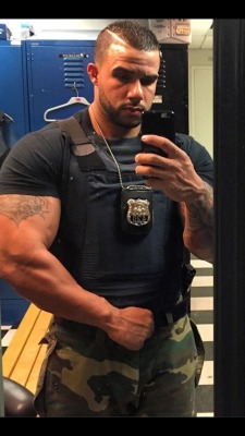 Sexy cop ðŸ‘®ðŸ¼ http://imrockhard4u.tumblr.com