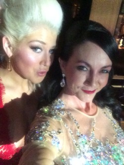 wicked-moment:  My sexy friend @nikkiphoenixxx at the #AVN awards  These two&hellip;